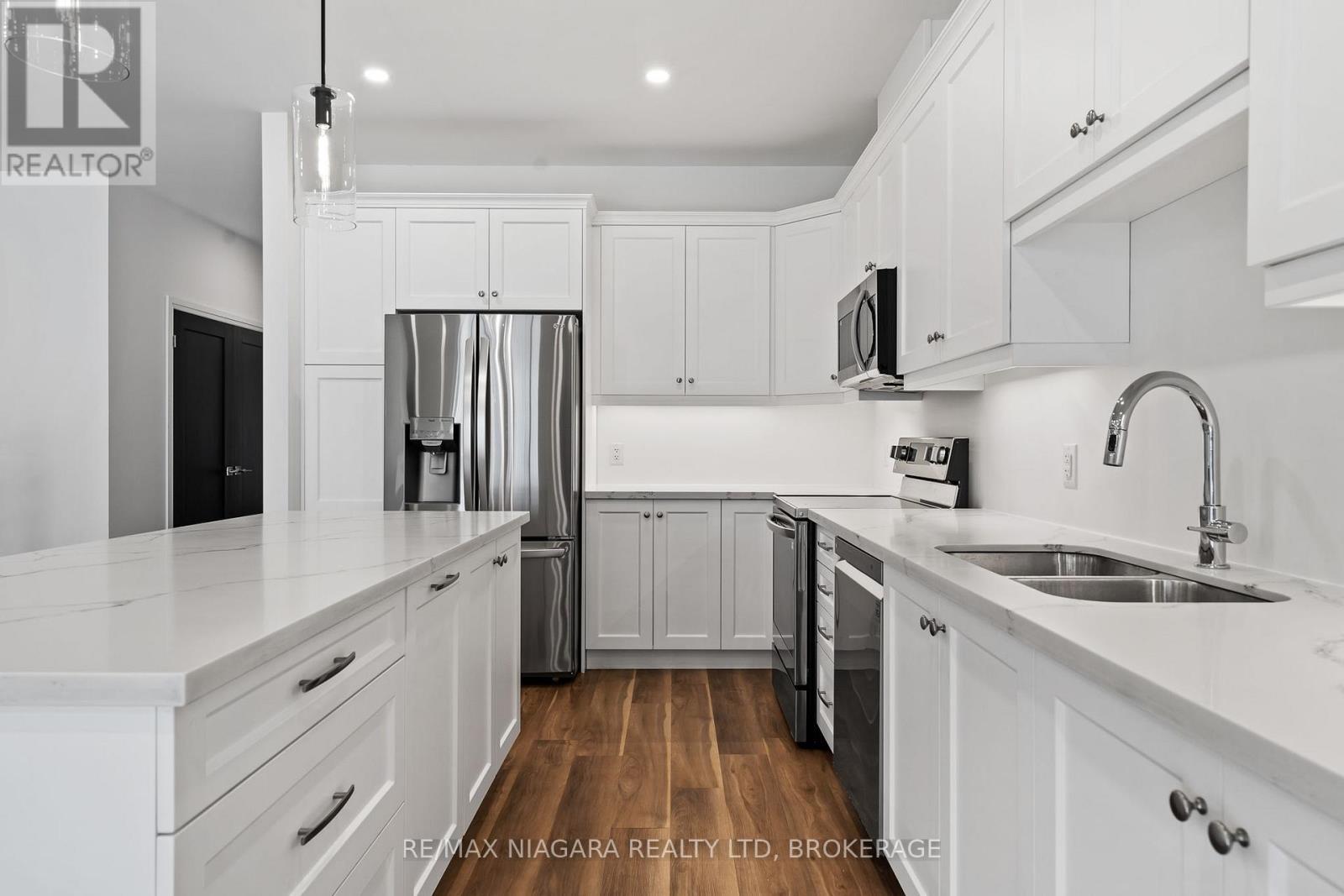 11 - 300 Richmond Street, Thorold, Ontario  L2V 0L6 - Photo 8 - X12579606