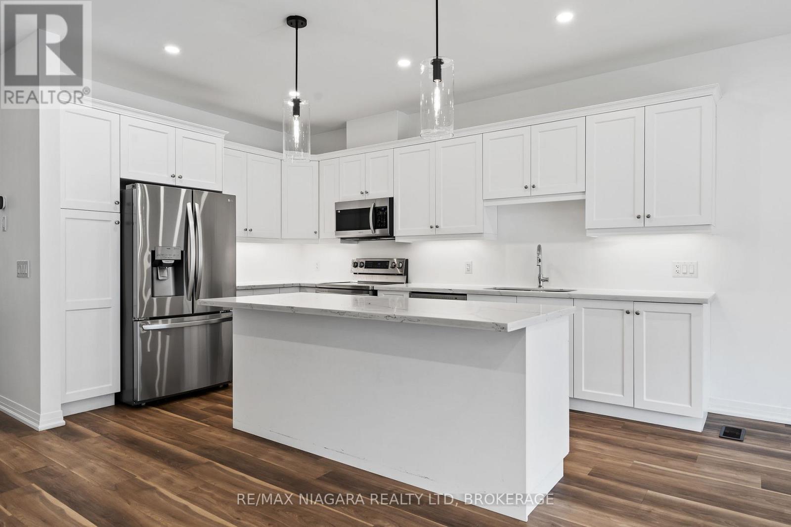 11 - 300 Richmond Street, Thorold, Ontario  L2V 0L6 - Photo 9 - X12579606