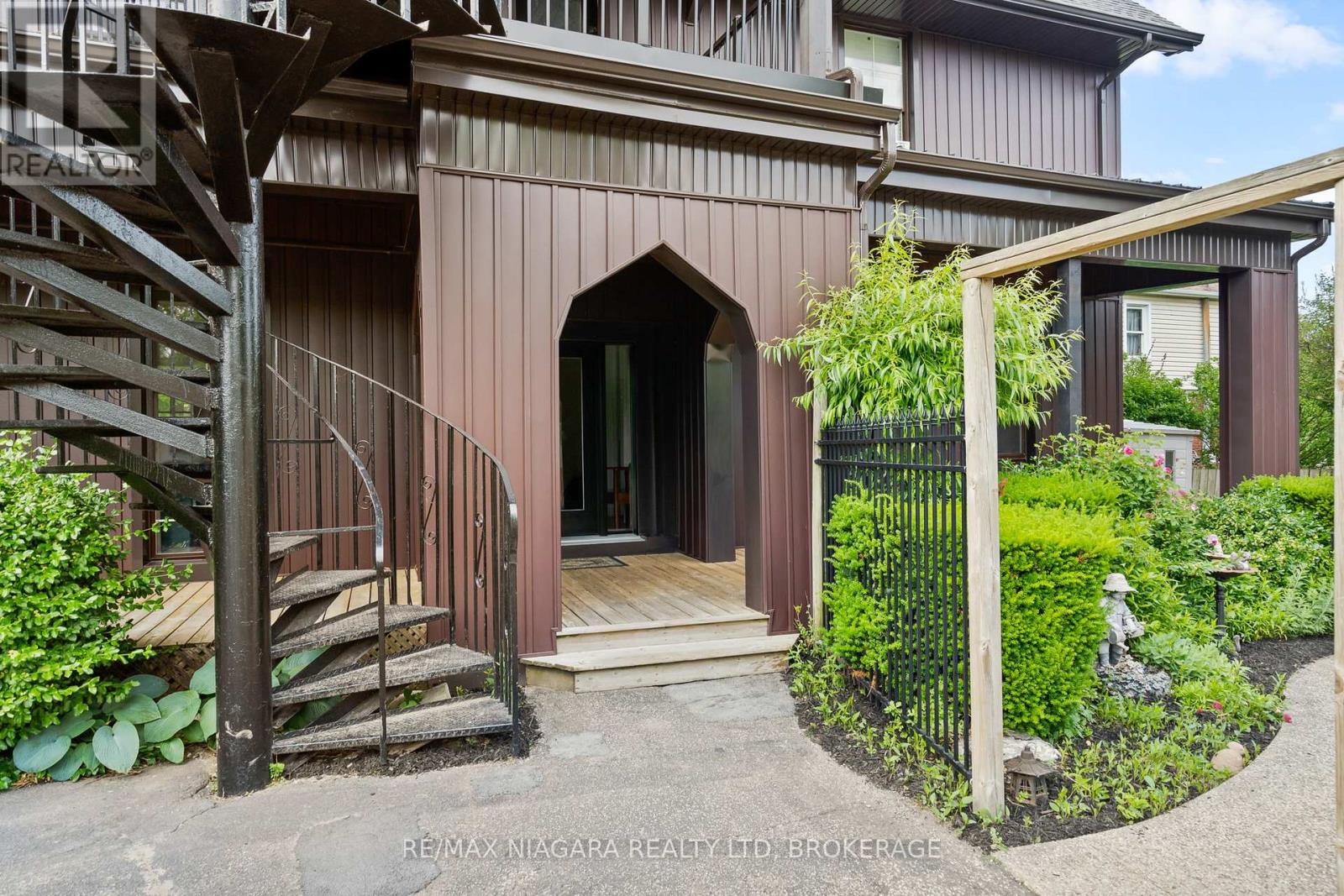 5368 Menzie Street, Niagara Falls, Ontario  L2E 2V8 - Photo 4 - X12579776