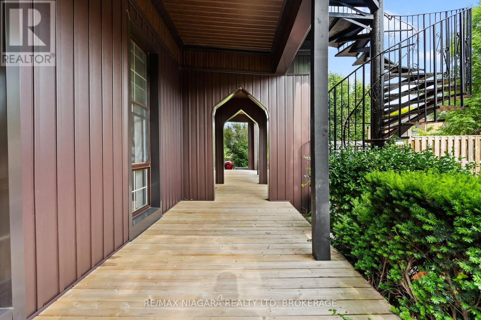 5368 Menzie Street, Niagara Falls, Ontario  L2E 2V8 - Photo 5 - X12579776