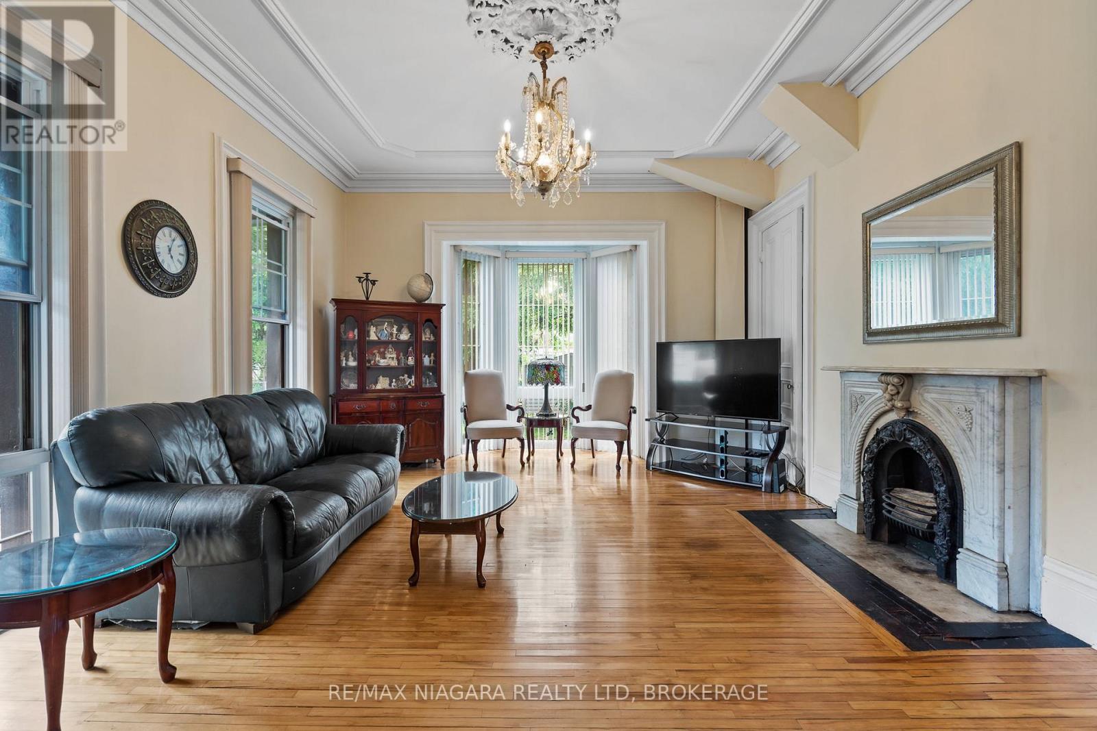 5368 Menzie Street, Niagara Falls, Ontario  L2E 2V8 - Photo 7 - X12579776