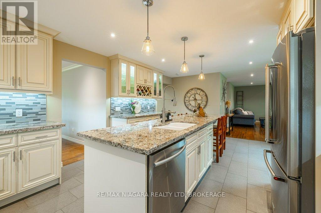 3246 Cedar Avenue, Fort Erie, Ontario  L0S 1N0 - Photo 11 - X12580268