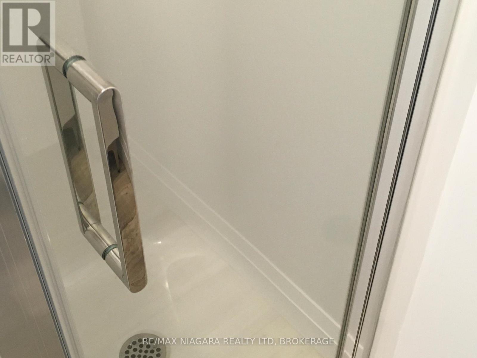 Rear Unit - 163 Welland Avenue, St. Catharines, Ontario  L2R 2N9 - Photo 20 - X12580412