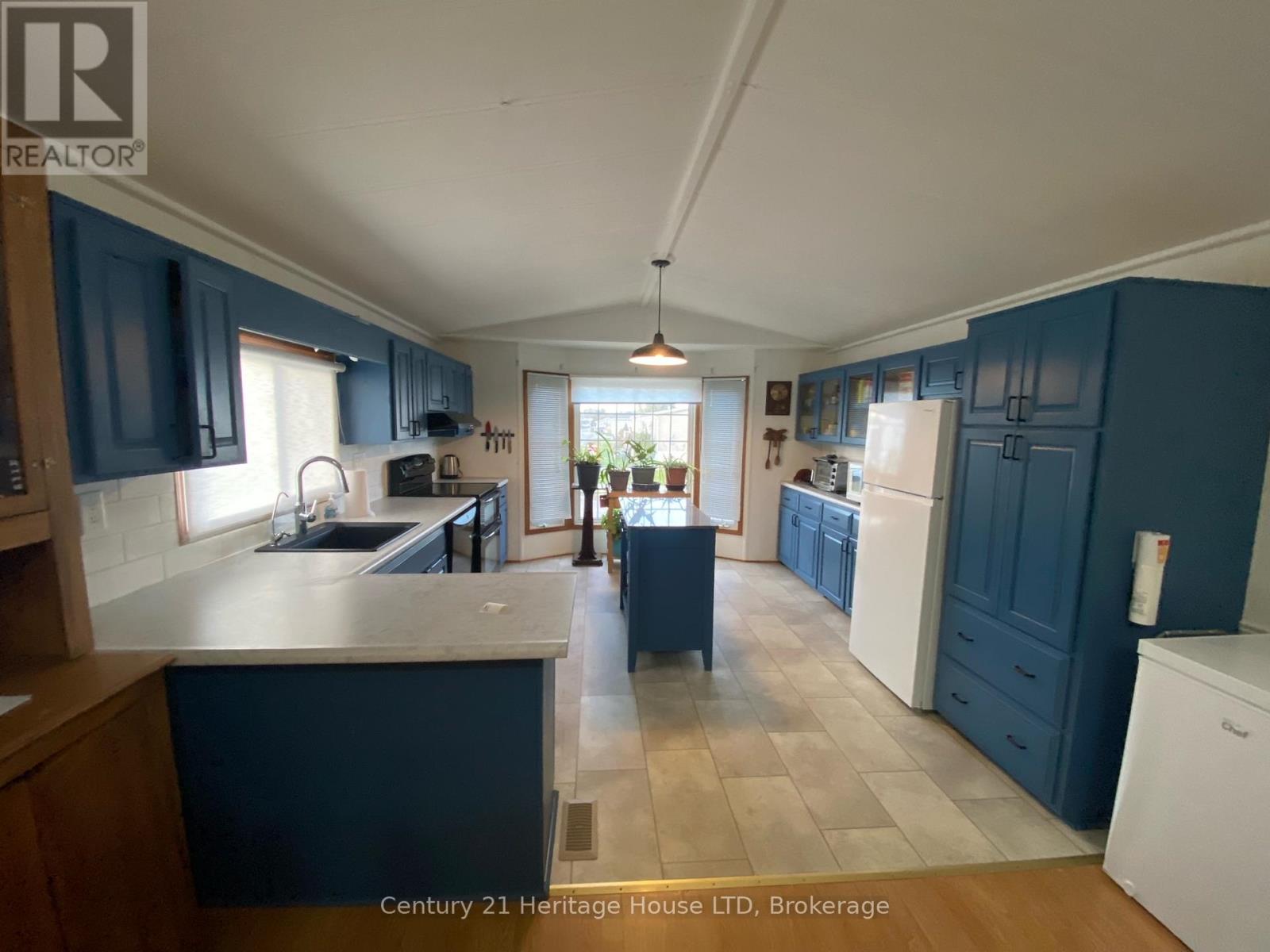 187 - 3033 Townline Road, Fort Erie, Ontario  L0S 1S1 - Photo 6 - X12580504