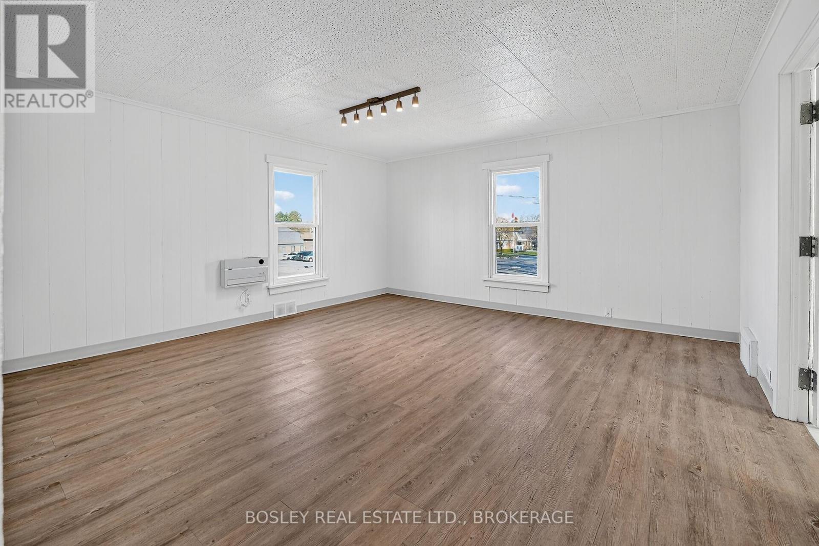 Unit 10 - 242 Mary Street, Niagara-On-The-Lake, Ontario  L0S 1J0 - Photo 5 - X12583122