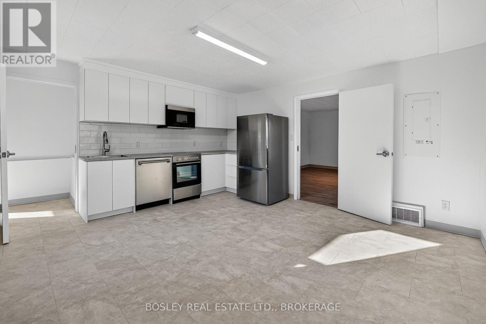 Unit 10 - 242 Mary Street, Niagara-On-The-Lake, Ontario  L0S 1J0 - Photo 7 - X12583122