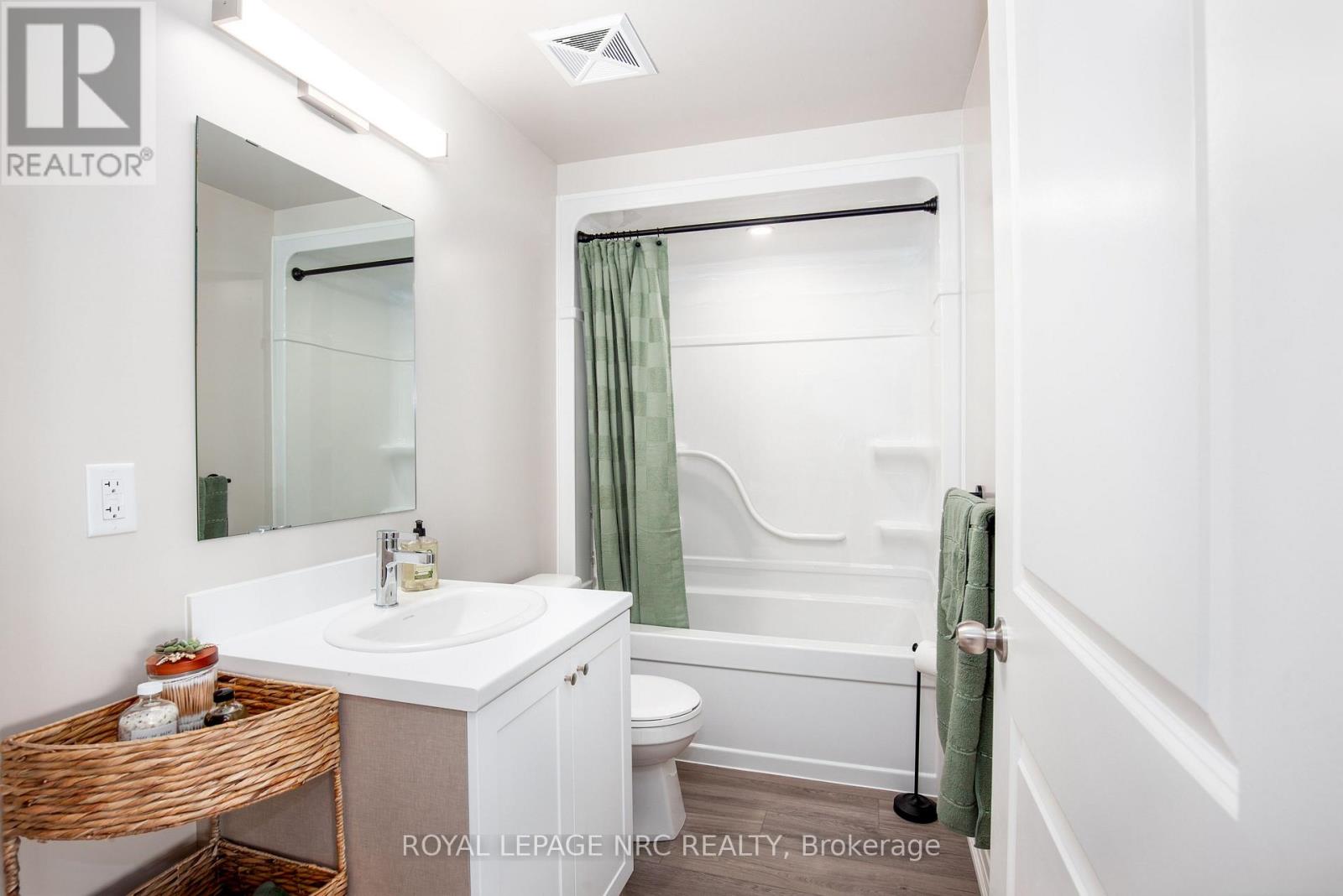 112 - 50 Herrick Avenue, St. Catharines, Ontario  L2P 2T9 - Photo 5 - X12583968