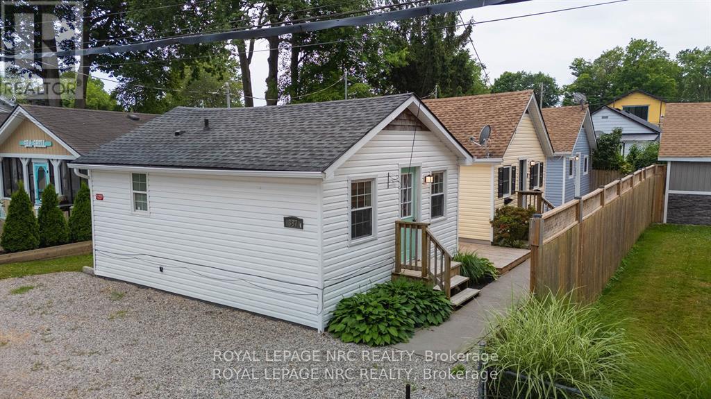 387 ELMWOOD AVENUE, Fort Erie, Ontario