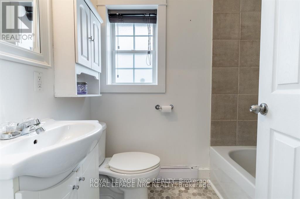 387 Elmwood Avenue, Fort Erie, Ontario  L0S 1B0 - Photo 36 - X12586452