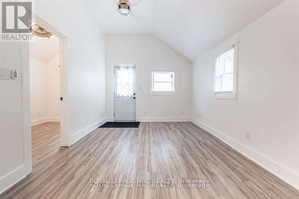 387 Elmwood Avenue, Fort Erie, Ontario  L0S 1B0 - Photo 7 - X12586452