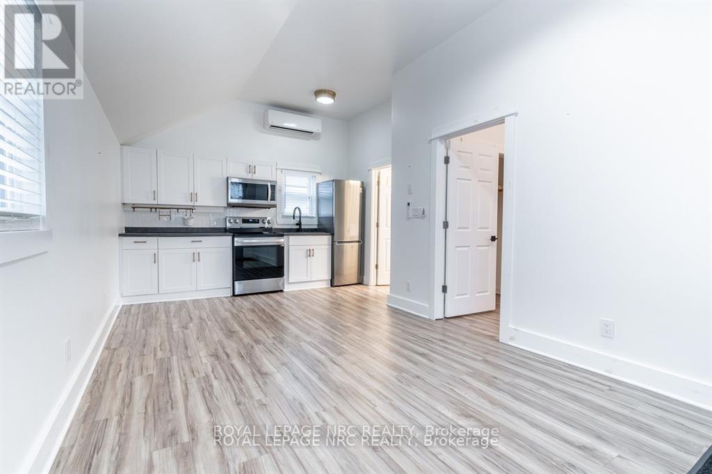 387 Elmwood Avenue, Fort Erie, Ontario  L0S 1B0 - Photo 9 - X12586452