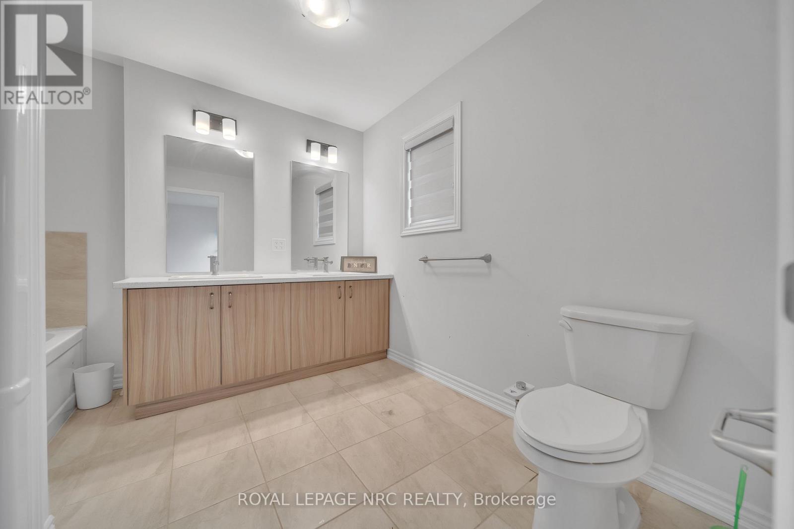 120 Renfrew Trail S, Welland, Ontario  L3C 0K2 - Photo 33 - X12587264