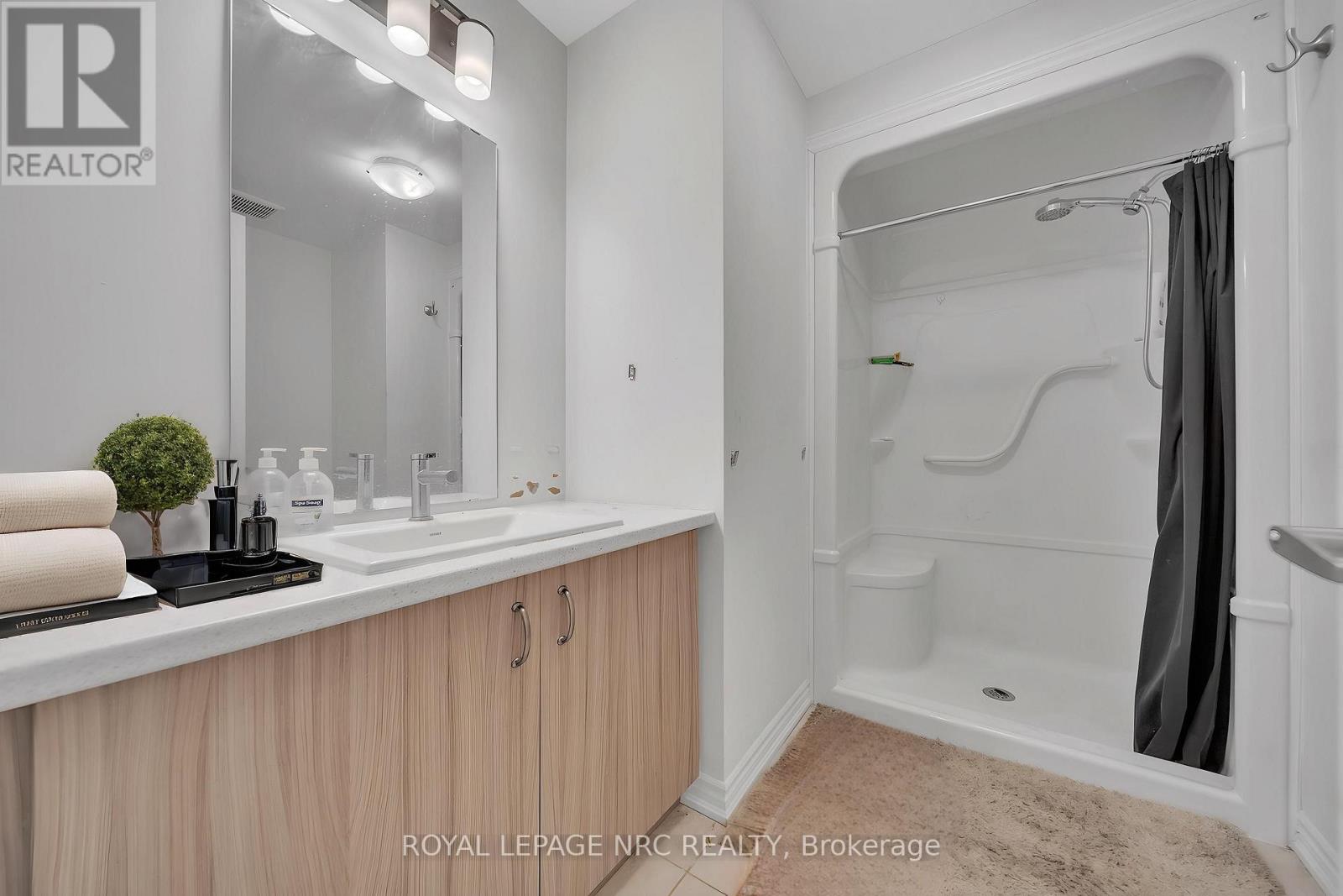 120 Renfrew Trail S, Welland, Ontario  L3C 0K2 - Photo 36 - X12587264