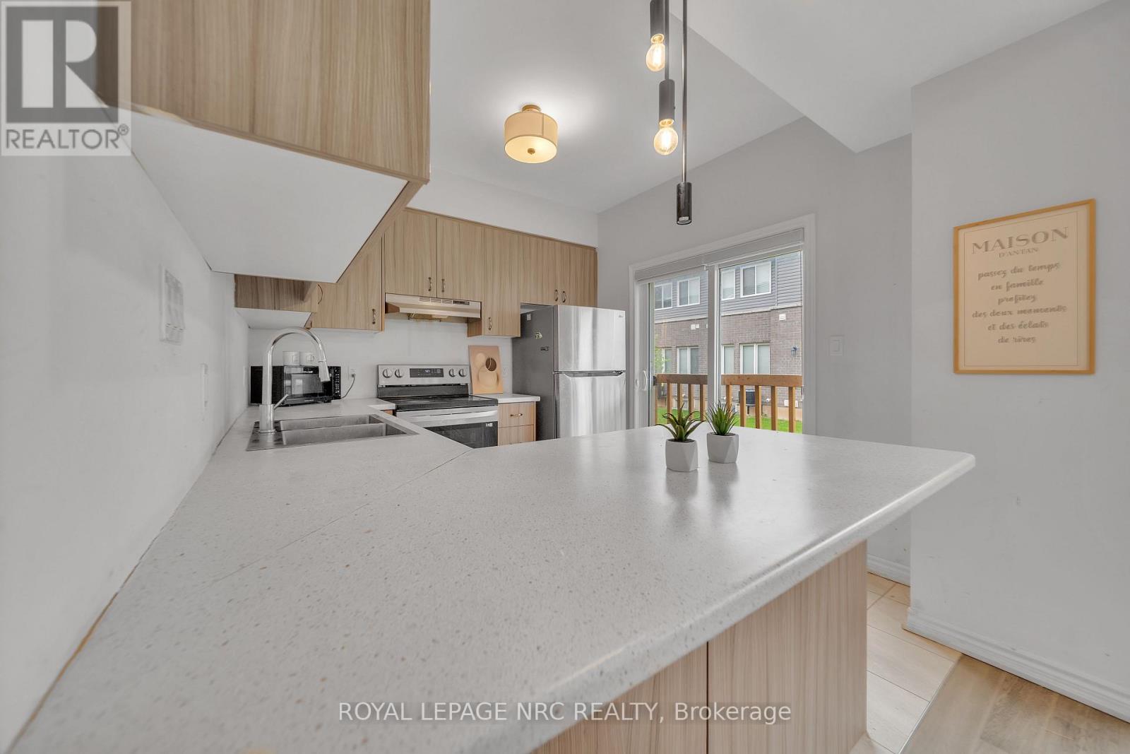 120 Renfrew Trail S, Welland, Ontario  L3C 0K2 - Photo 6 - X12587264