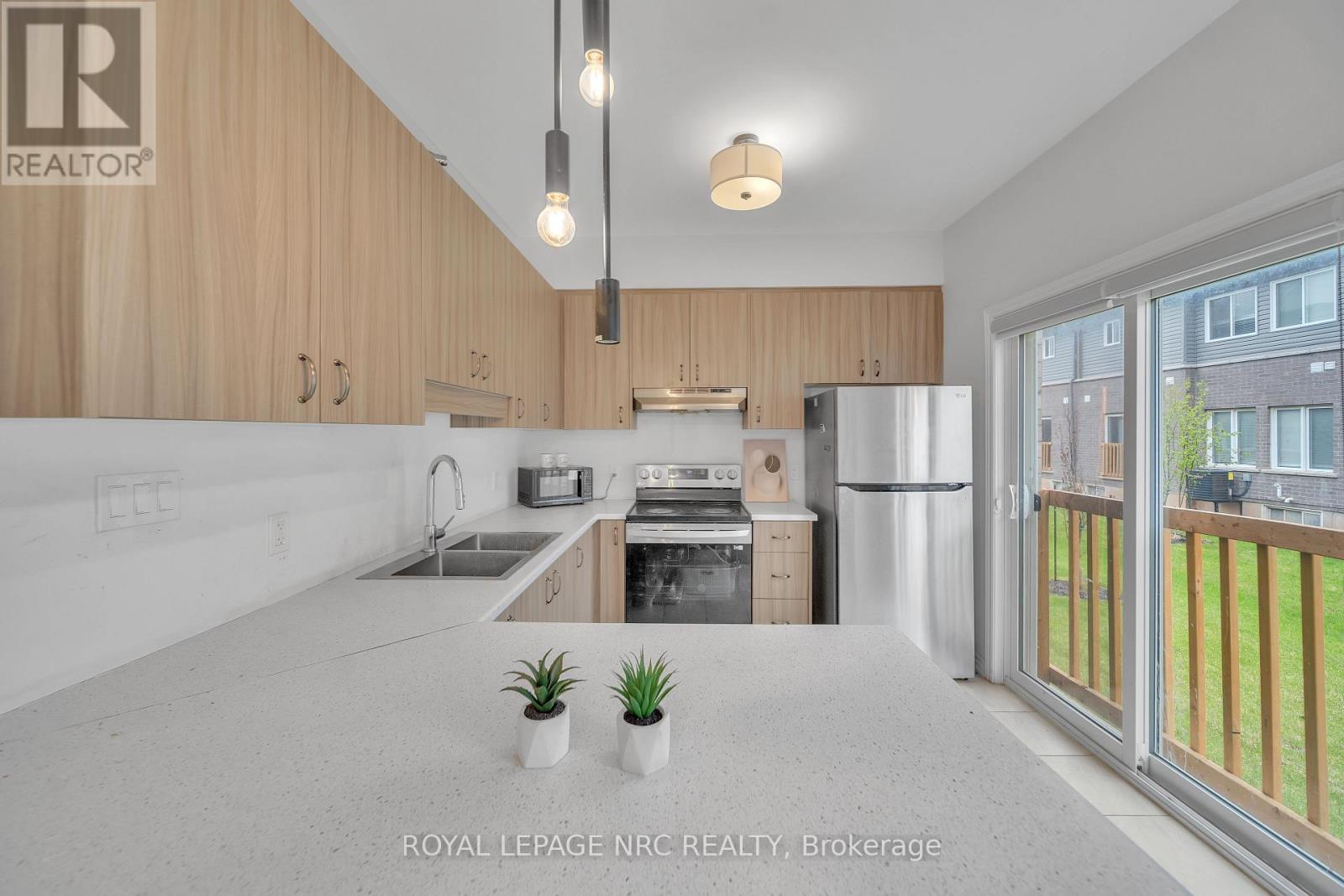 120 Renfrew Trail S, Welland, Ontario  L3C 0K2 - Photo 8 - X12587264