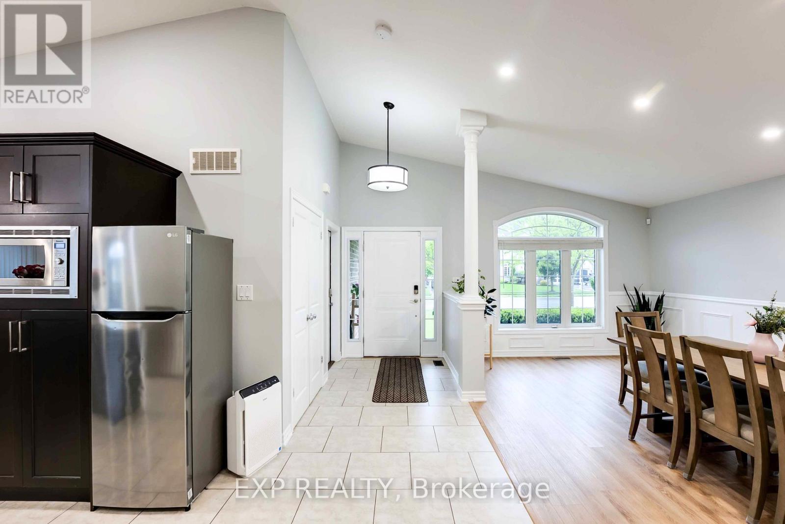 8583 Forestview Boulevard, Niagara Falls, Ontario  L2H 0B2 - Photo 4 - X12587714