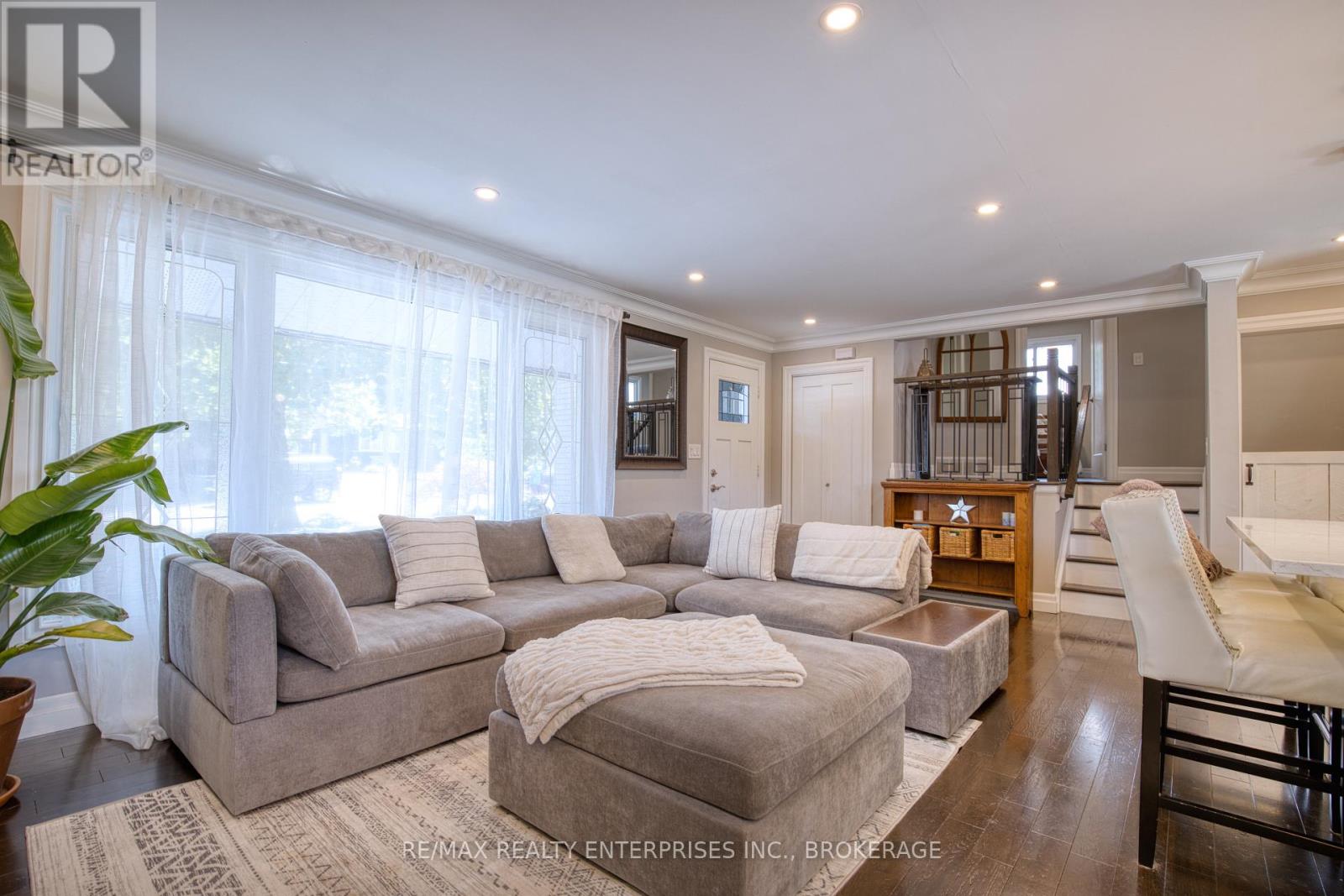 20 Karen Crescent, Grimsby, Ontario  L3M 2E4 - Photo 11 - X12587942