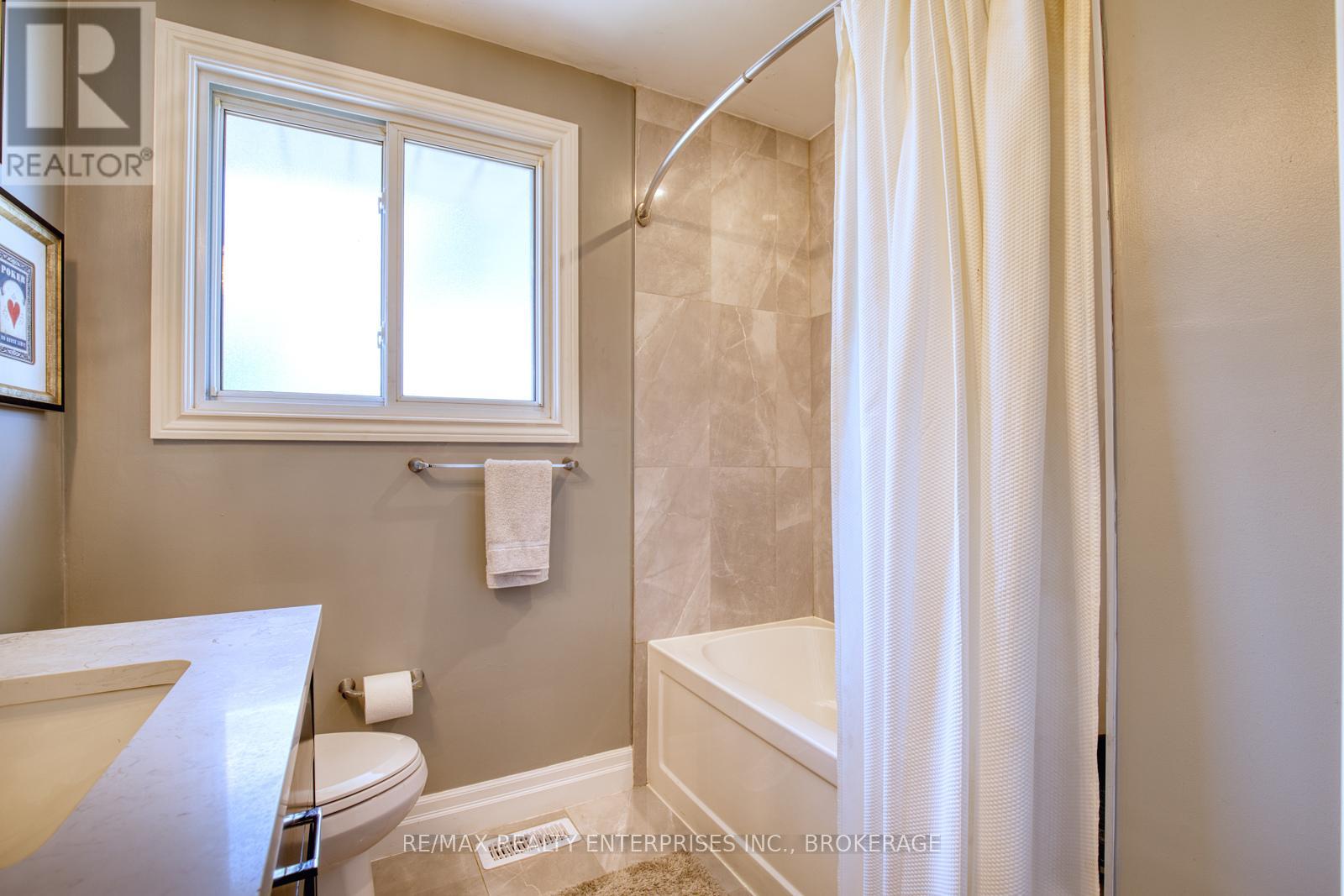 20 Karen Crescent, Grimsby, Ontario  L3M 2E4 - Photo 25 - X12587942