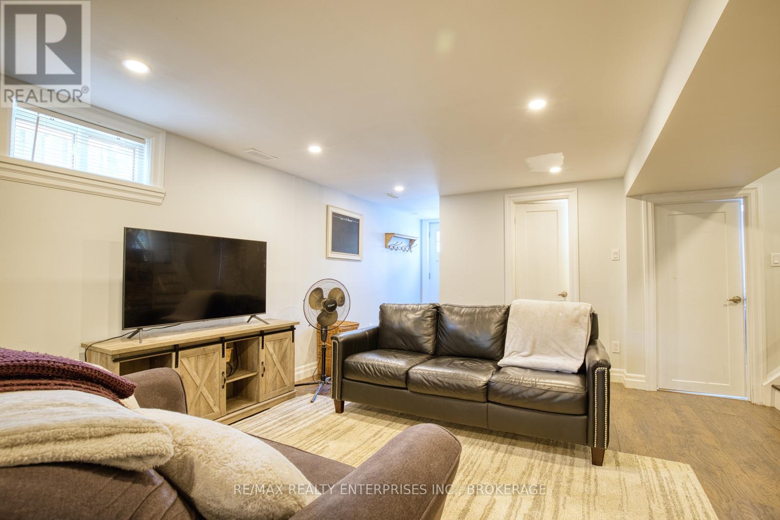 20 Karen Crescent, Grimsby, Ontario  L3M 2E4 - Photo 34 - X12587942