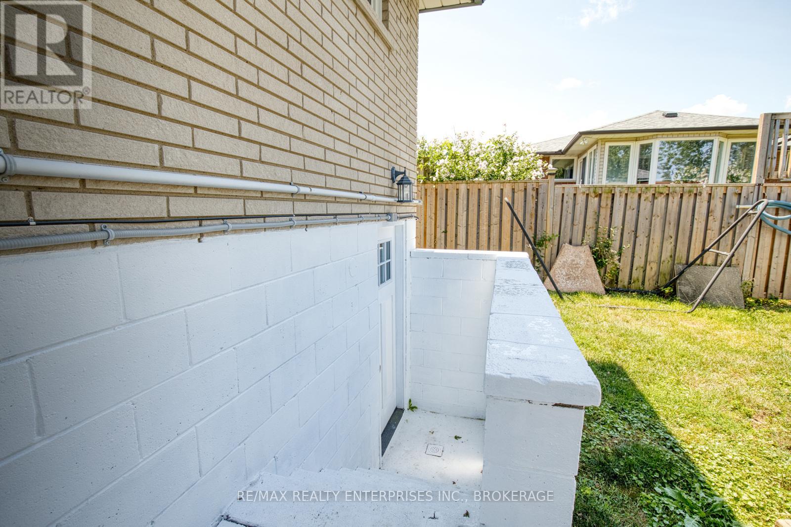 20 Karen Crescent, Grimsby, Ontario  L3M 2E4 - Photo 38 - X12587942