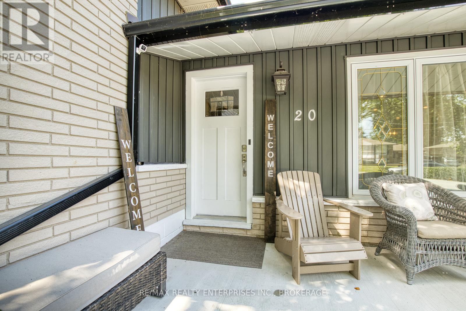20 Karen Crescent, Grimsby, Ontario  L3M 2E4 - Photo 4 - X12587942