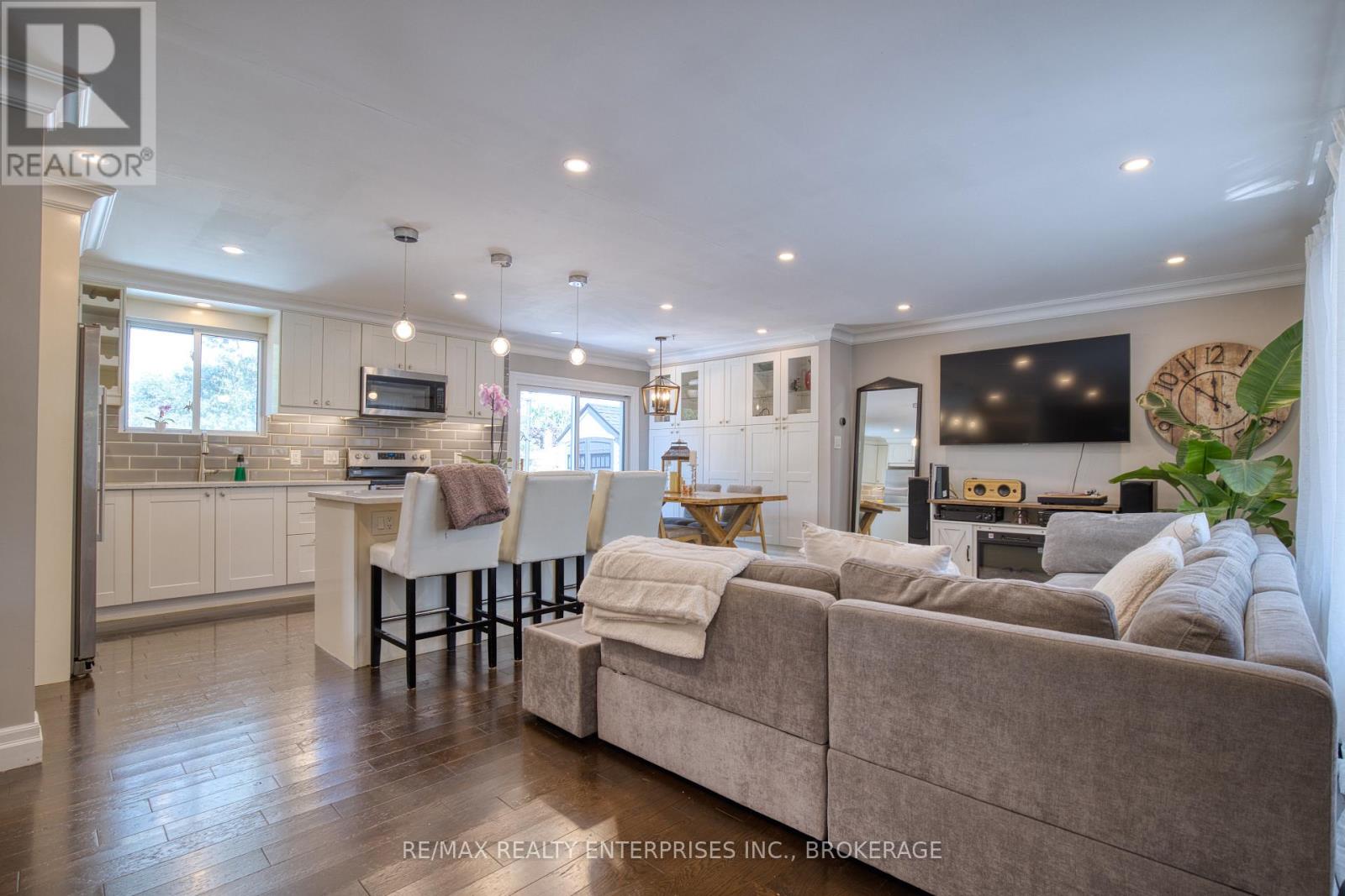 20 Karen Crescent, Grimsby, Ontario  L3M 2E4 - Photo 6 - X12587942