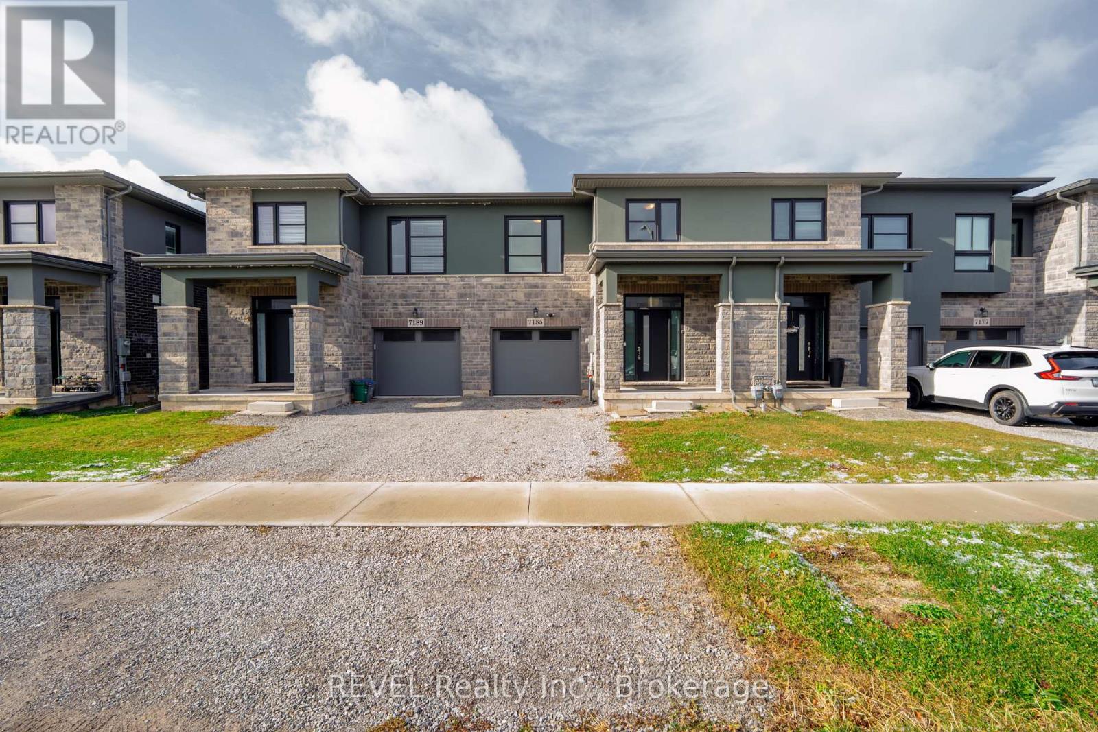 7185 Parsa Street, Niagara Falls, Ontario  L2H 3T1 - Photo 2 - X12589454