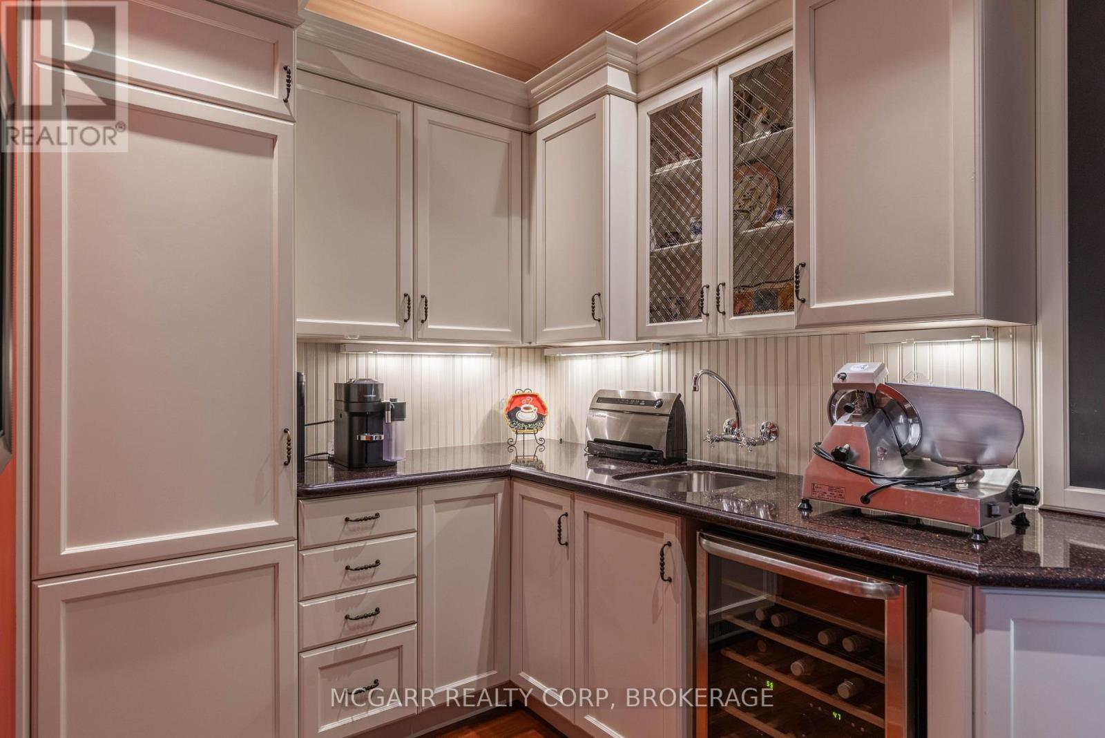 89 October Drive, St. Catharines, Ontario  L2N 6J4 - Photo 10 - X12590706