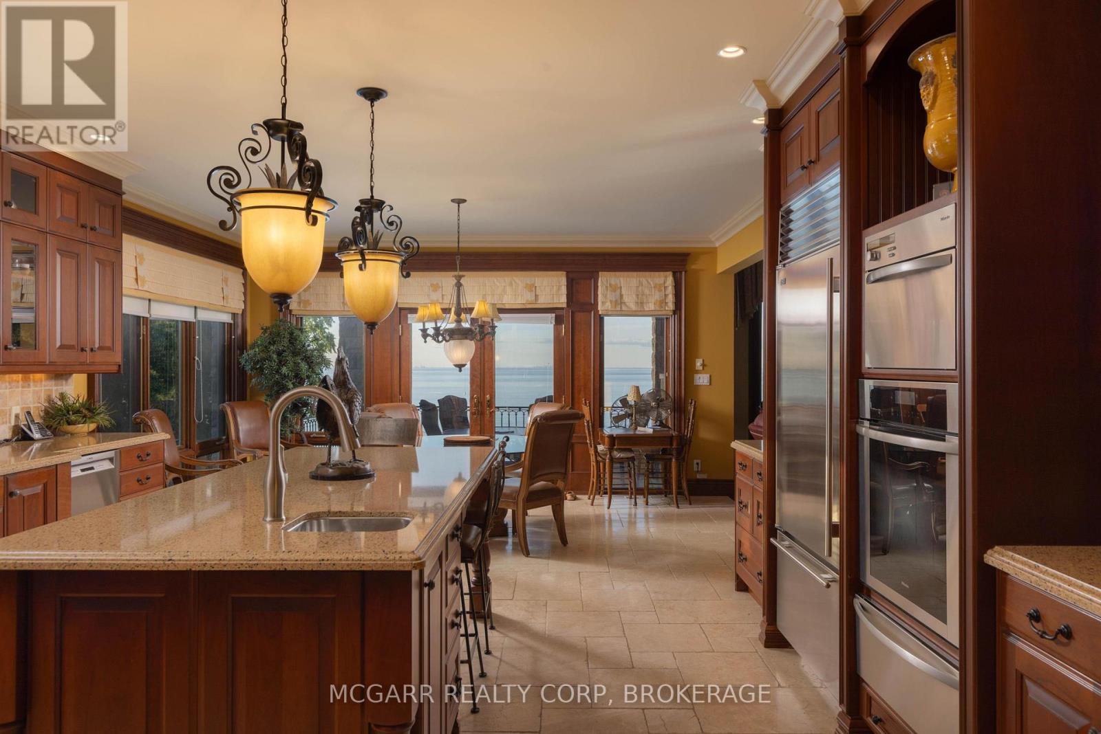 89 October Drive, St. Catharines, Ontario  L2N 6J4 - Photo 11 - X12590706