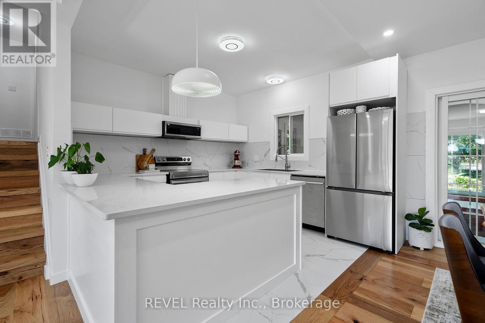 1546 Nigh Road, Fort Erie, Ontario  L2A 5M4 - Photo 3 - X12590922