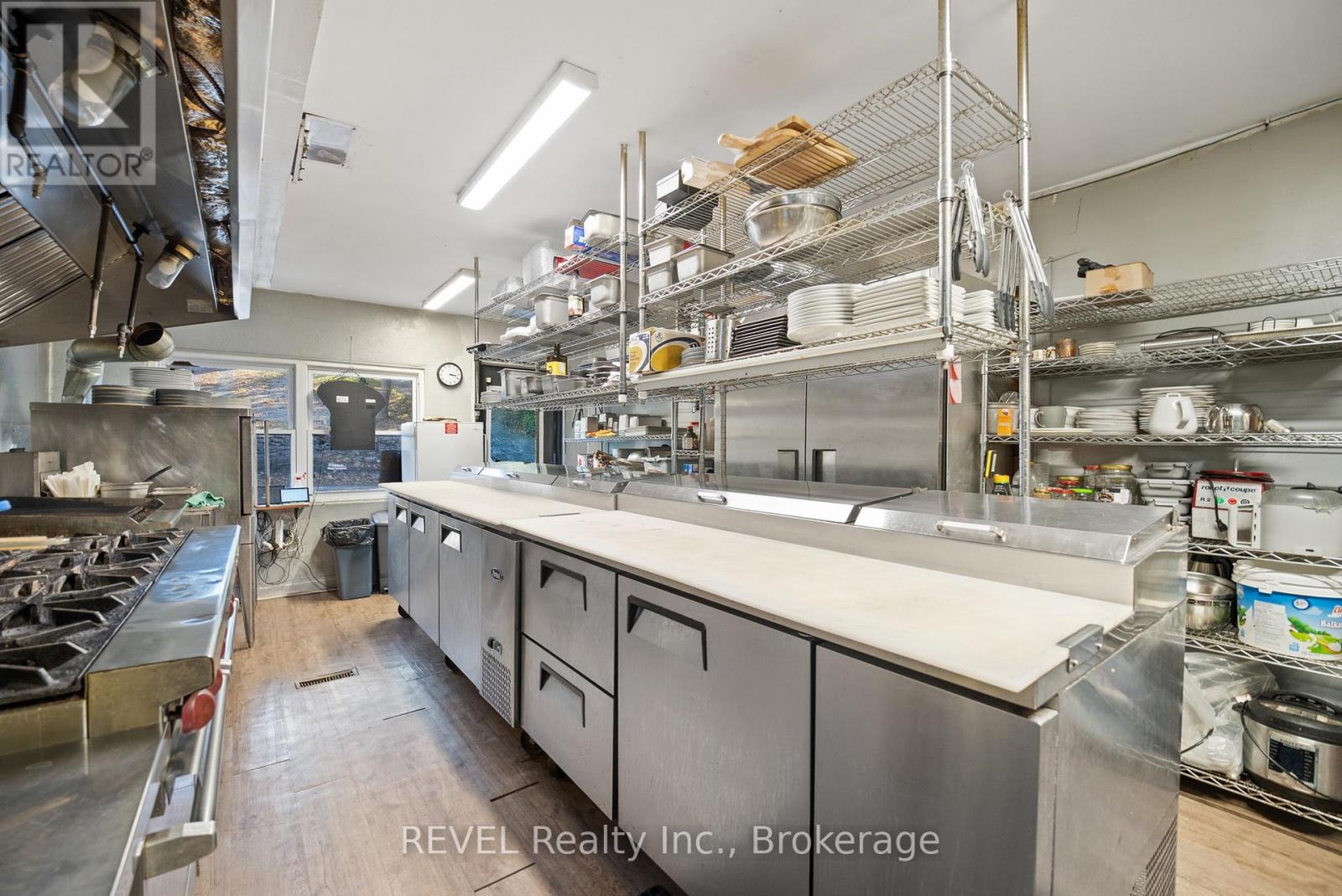 10414 Lakeshore Road, Wainfleet, Ontario  L3K 5V4 - Photo 10 - X12593080