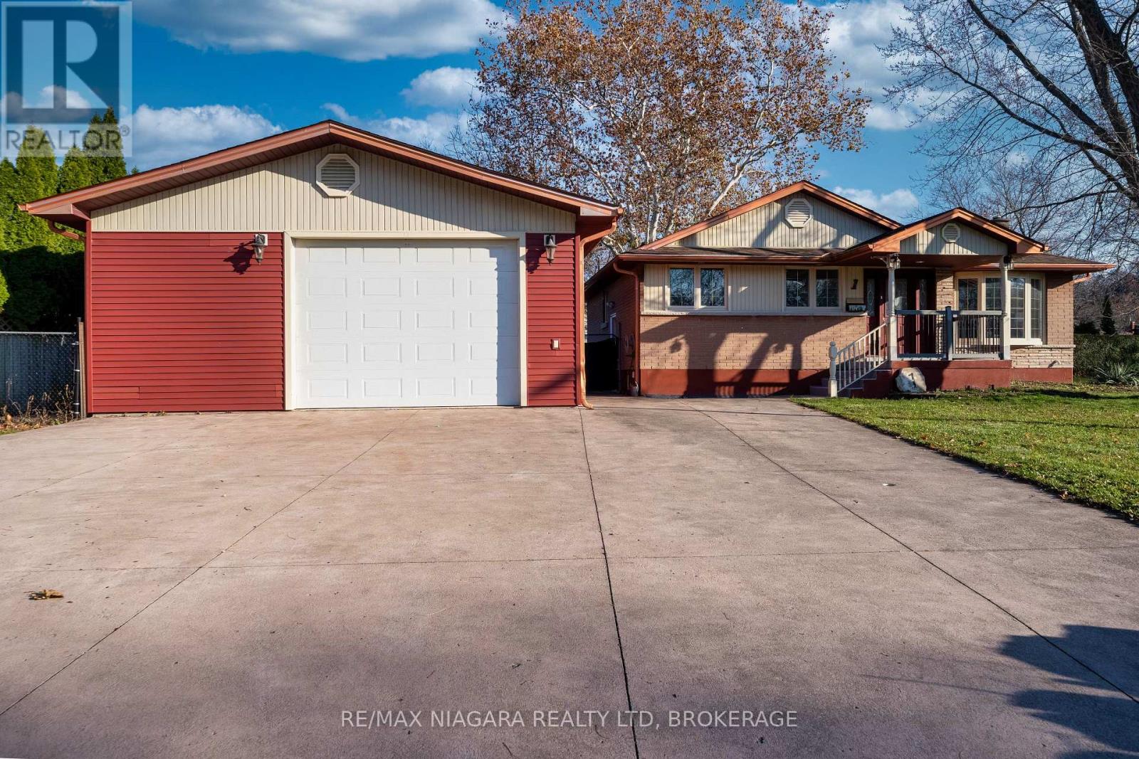 1 East Hampton Road, St. Catharines, Ontario  L2T 3C9 - Photo 2 - X12593550