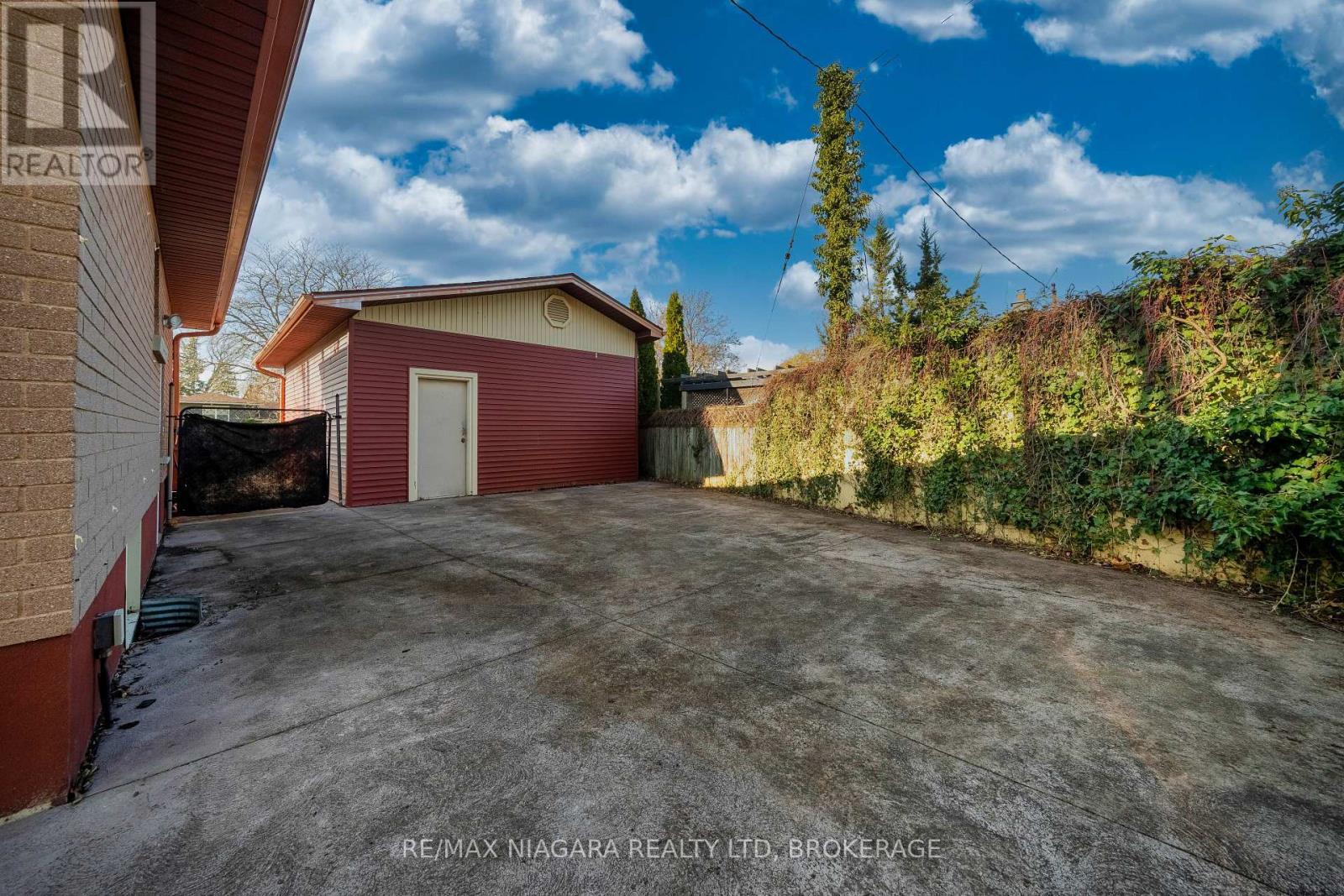 1 East Hampton Road, St. Catharines, Ontario  L2T 3C9 - Photo 34 - X12593550