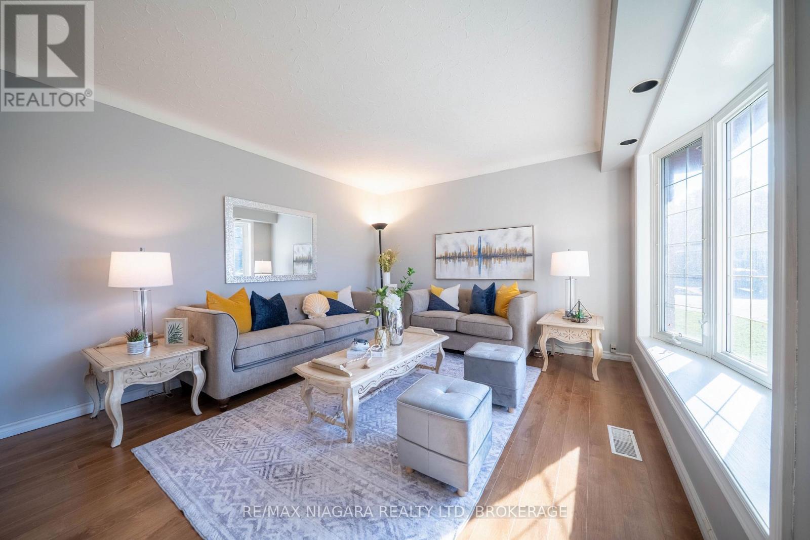 1 East Hampton Road, St. Catharines, Ontario  L2T 3C9 - Photo 6 - X12593550