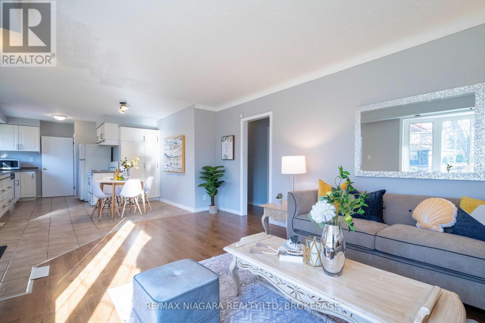 1 East Hampton Road, St. Catharines, Ontario  L2T 3C9 - Photo 9 - X12593550