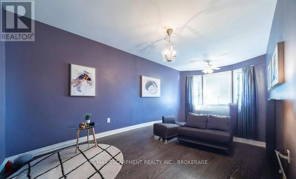 3829 Northwood Drive, Niagara Falls, Ontario  L2H 2Y5 - Photo 11 - X12594948