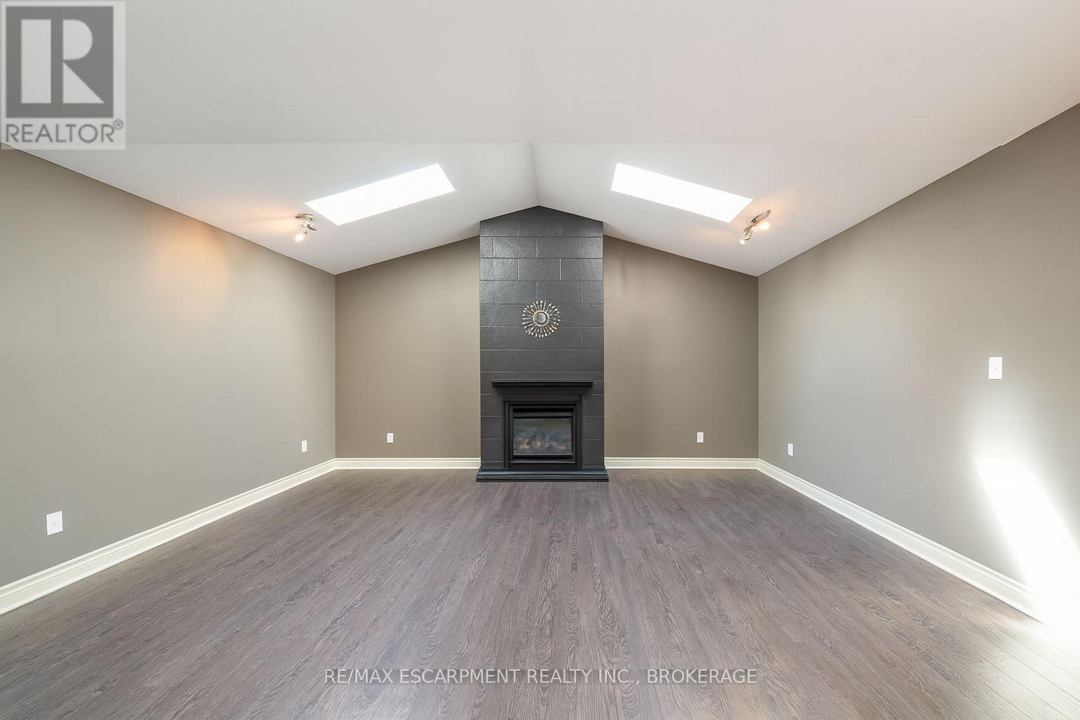 3829 Northwood Drive, Niagara Falls, Ontario  L2H 2Y5 - Photo 6 - X12594948