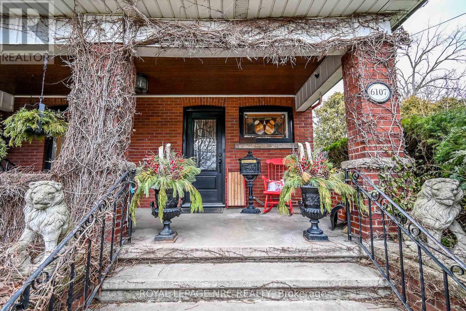 6107 Barker Street, Niagara Falls, Ontario  L2G 1Y5 - Photo 4 - X12594982