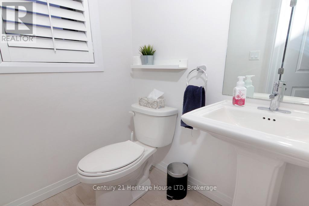 4070 Thomas Street, Lincoln, Ontario  L3J 0S5 - Photo 5 - X12595284