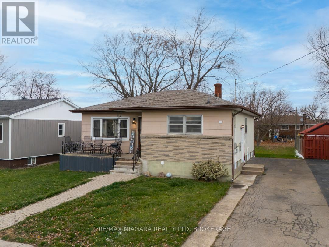 205 BORDEN AVENUE, Port Colborne, Ontario