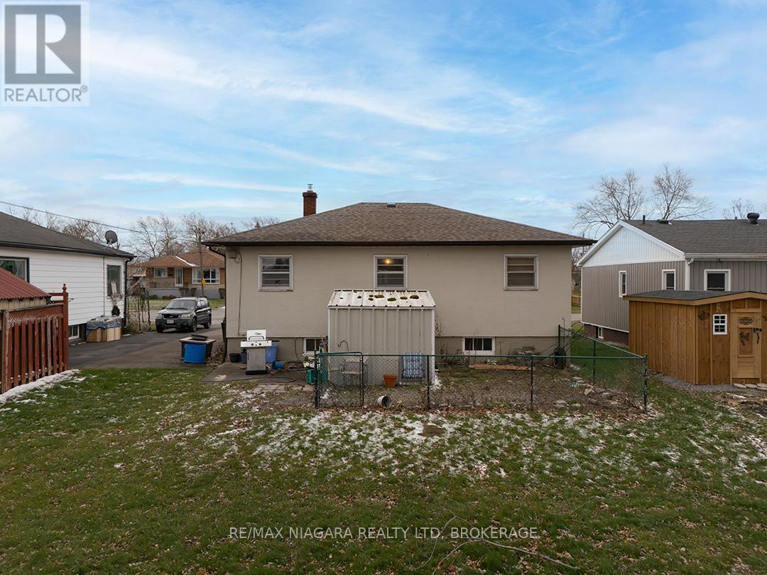 205 Borden Avenue, Port Colborne, Ontario  L3K 3Z9 - Photo 13 - X12595540