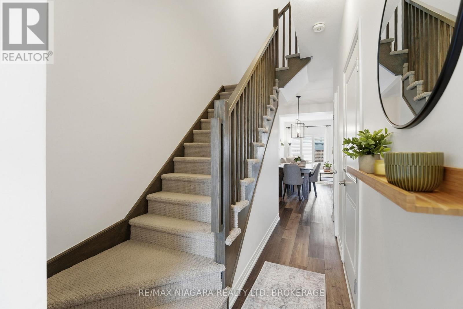 4004 Crown Street, Lincoln, Ontario  L3J 0S6 - Photo 3 - X12595642