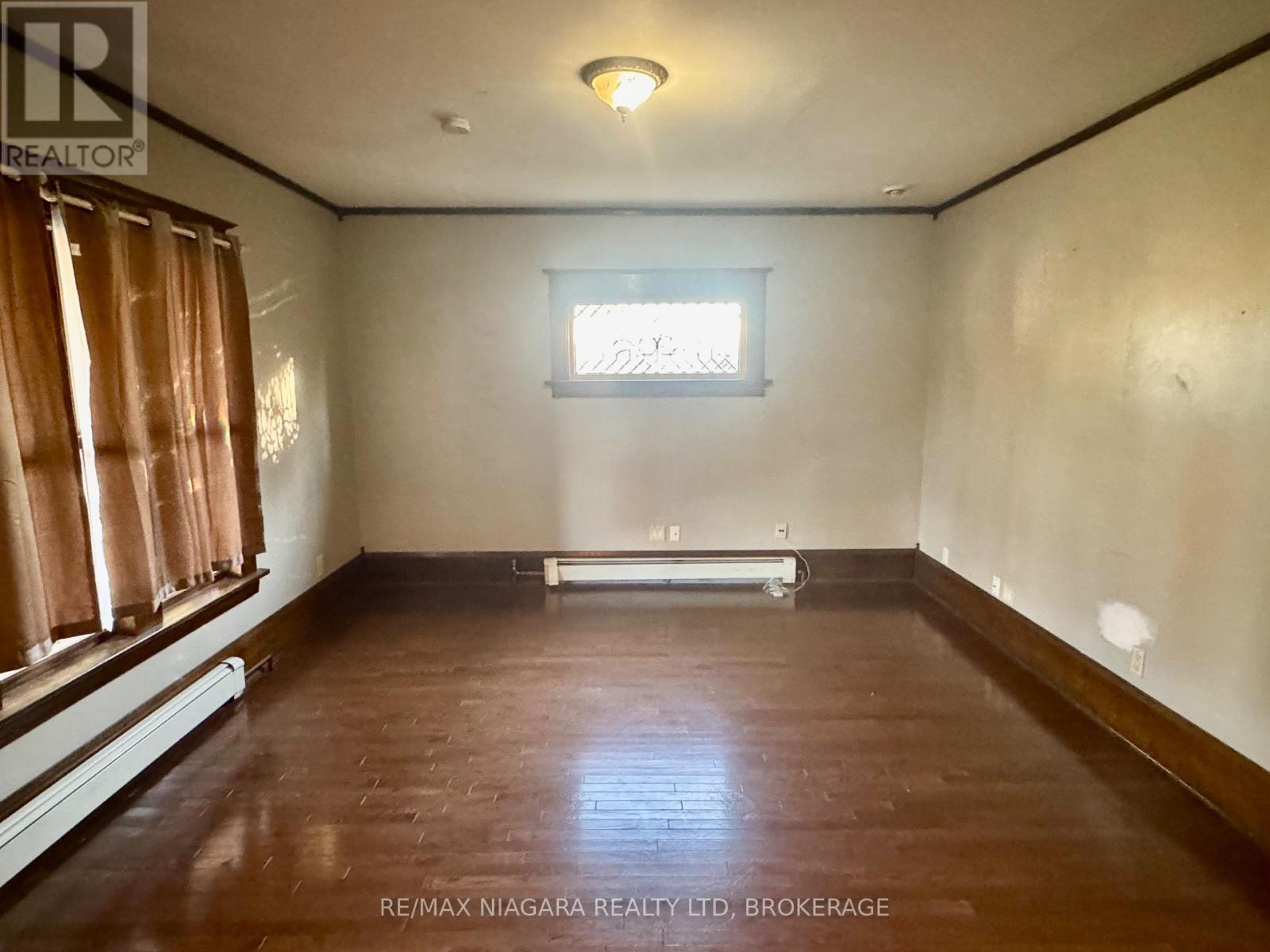 Main Floor - 101 Niagara Street, Welland, Ontario  L3C 1J4 - Photo 12 - X12596560