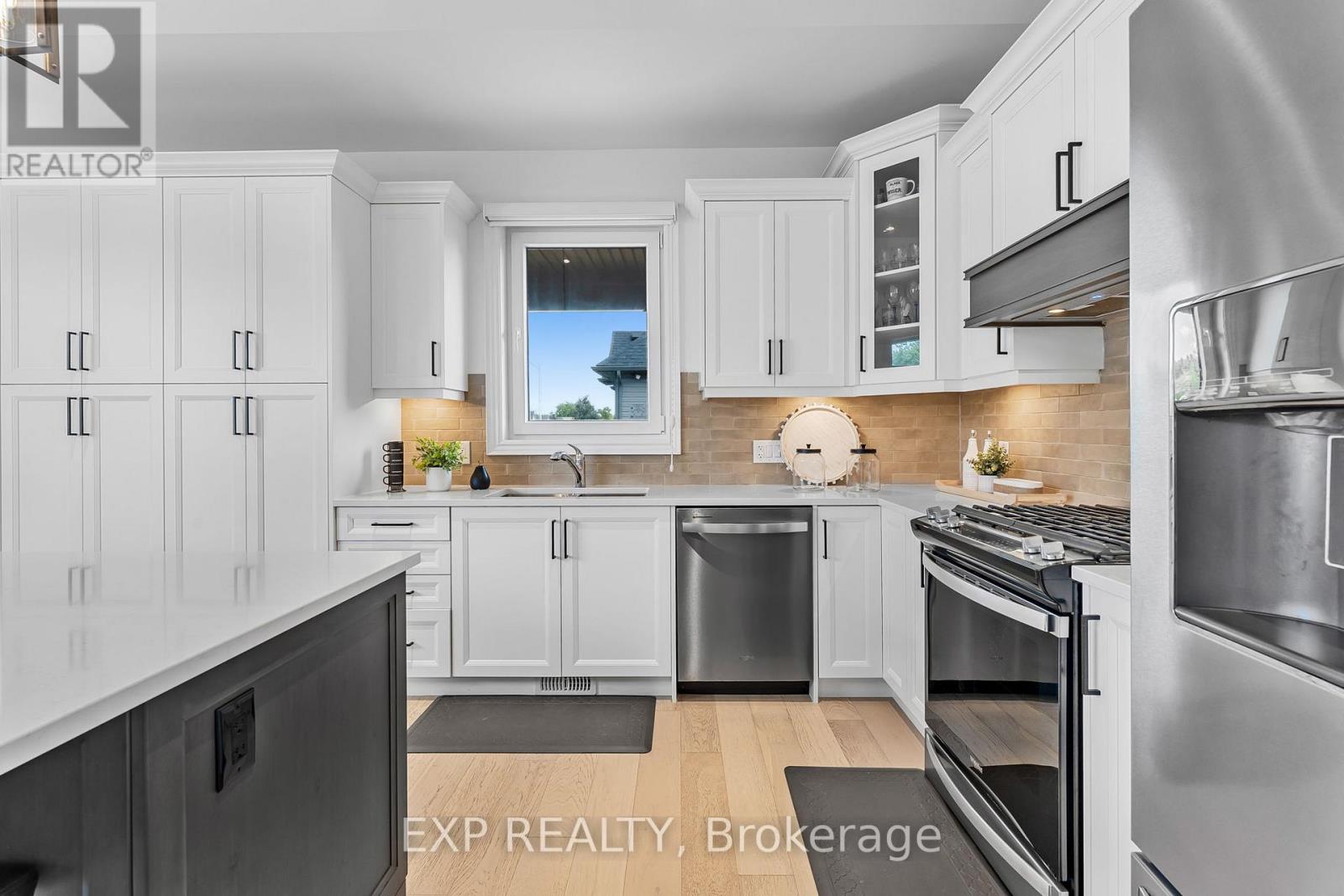 4242 Village Creek Drive, Fort Erie, Ontario  L0S 1S0 - Photo 15 - X12598300