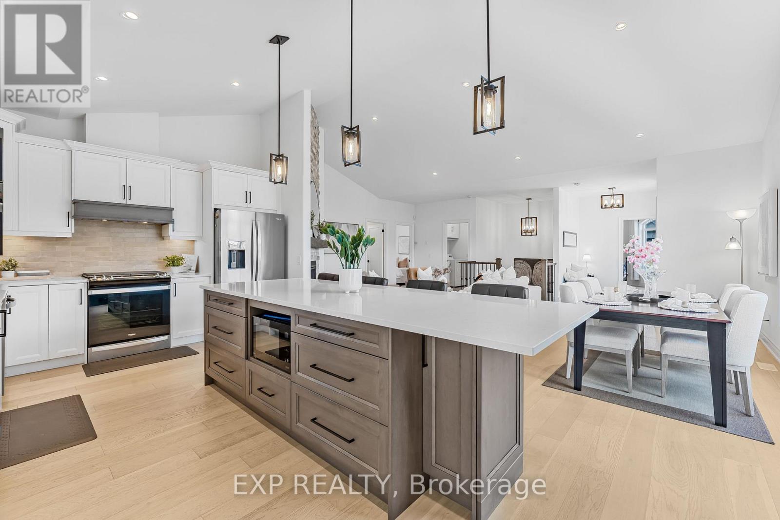 4242 Village Creek Drive, Fort Erie, Ontario  L0S 1S0 - Photo 18 - X12598300