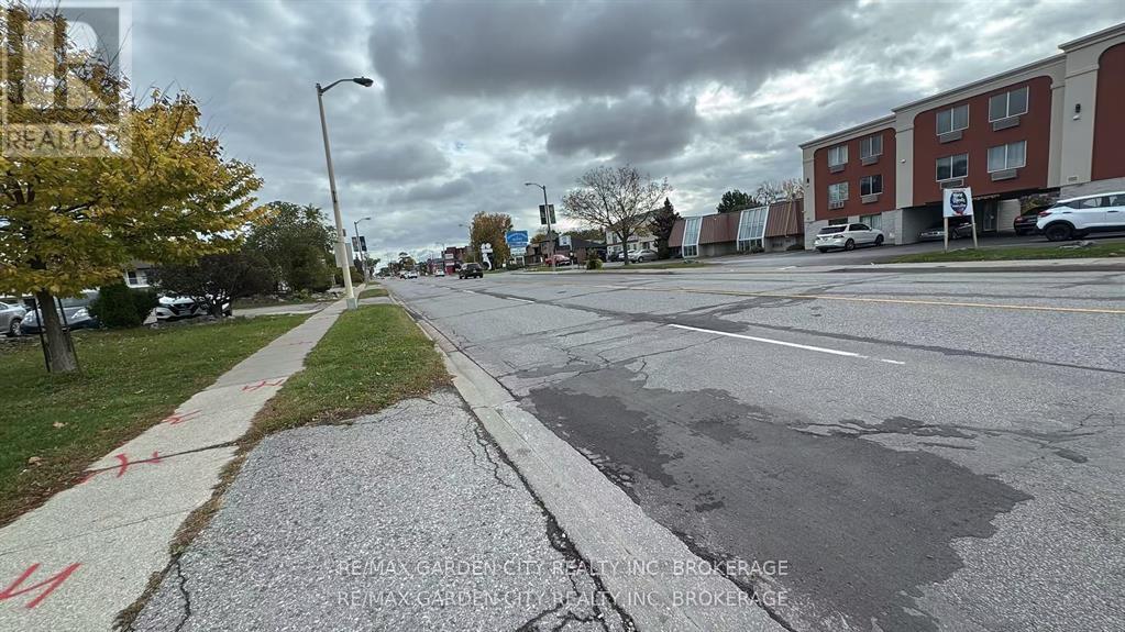 Commercial Unit - 7737 Lundy's Lane, Niagara Falls, Ontario  L2H 1H3 - Photo 22 - X12598578