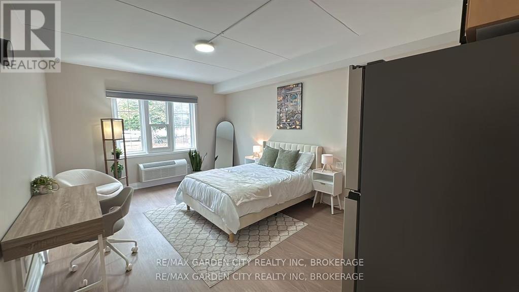 Commercial Unit - 7737 Lundy's Lane, Niagara Falls, Ontario  L2H 1H3 - Photo 24 - X12598578