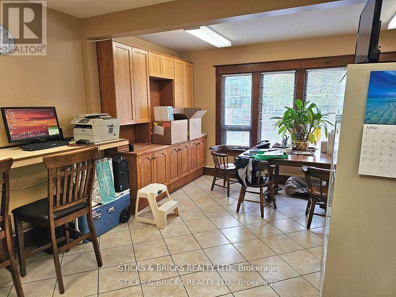 6974 Lundys Lane, Niagara Falls, Ontario  L2G 1V9 - Photo 6 - X12598706