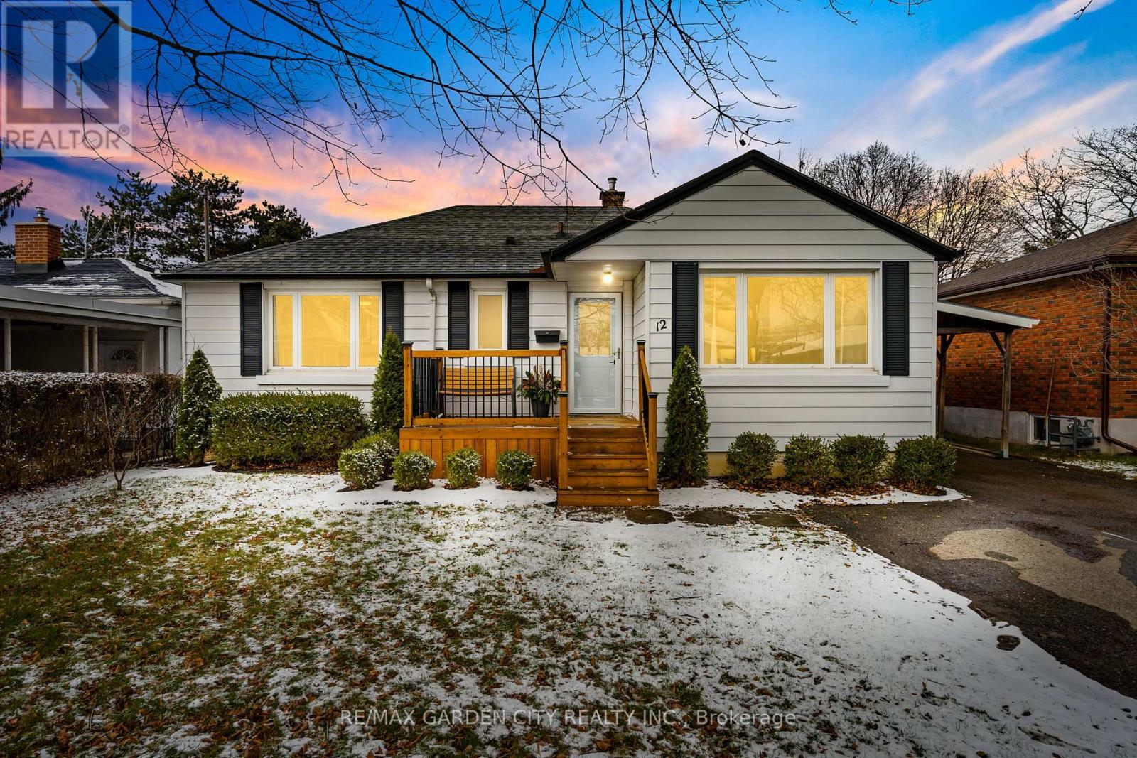 12 NELLO STREET, St. Catharines, Ontario