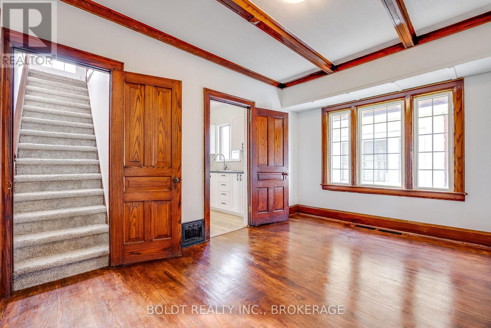 8 Chelsea Street, St. Catharines, Ontario  L2P 3B8 - Photo 11 - X12598960